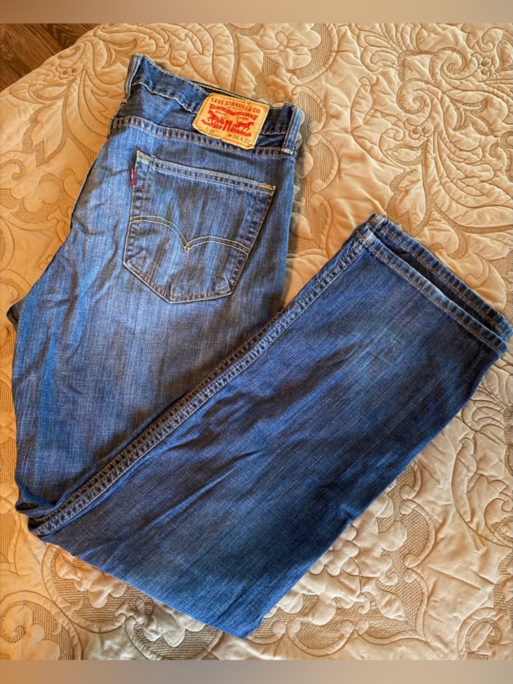 Levi's Men's Straight Jeans in Medium Blue Wash 36 x32